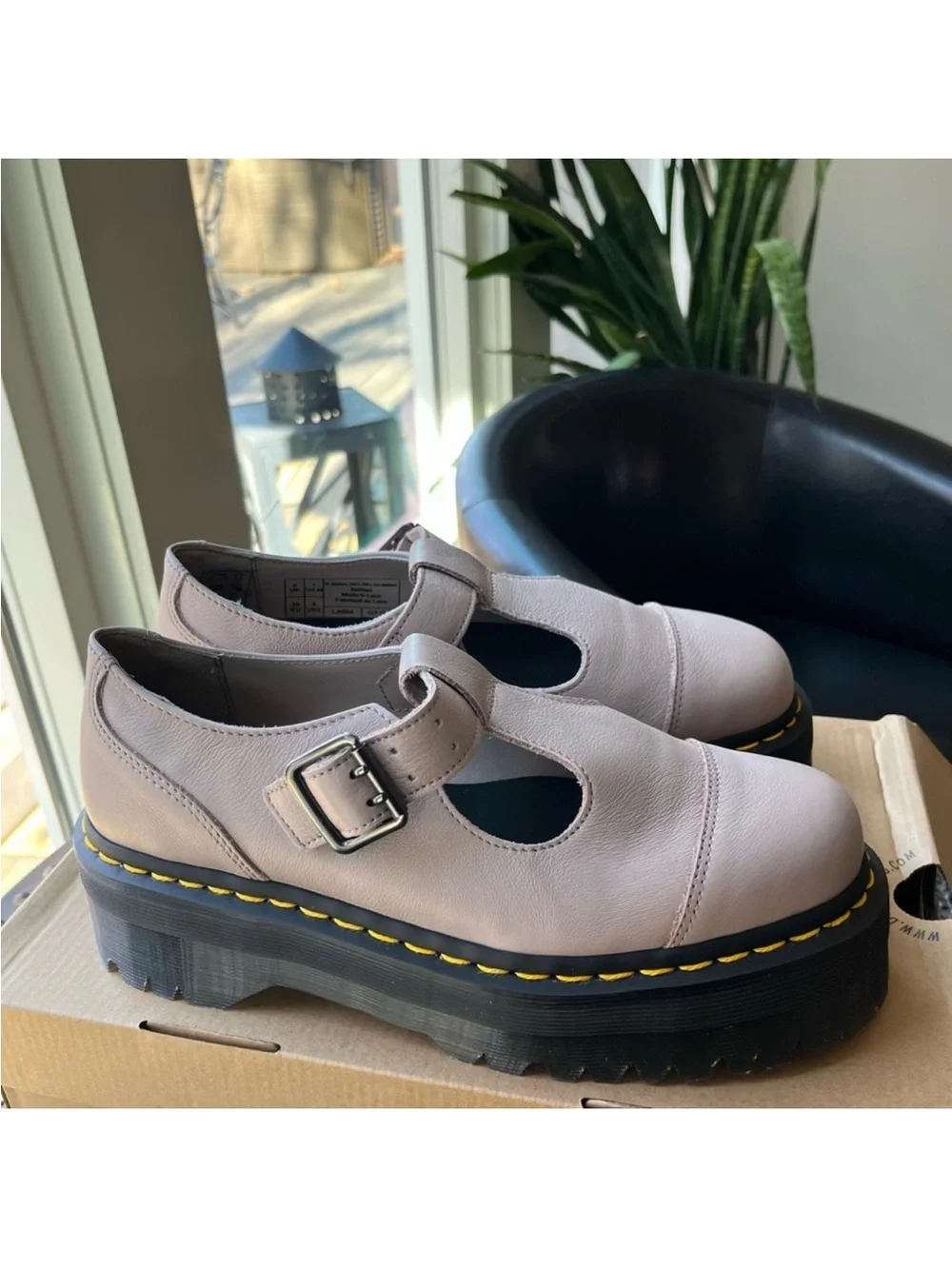 NWOT Dr. Martens Women's Taupe T-Strap Platform Mary Janes Bethan T-Bar Sz 7